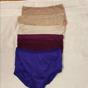 6 pairs panties Wacoal Soma Natori size 7 large. Price for all.